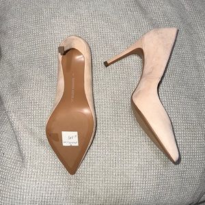 Banana republic almond beige suede pumps